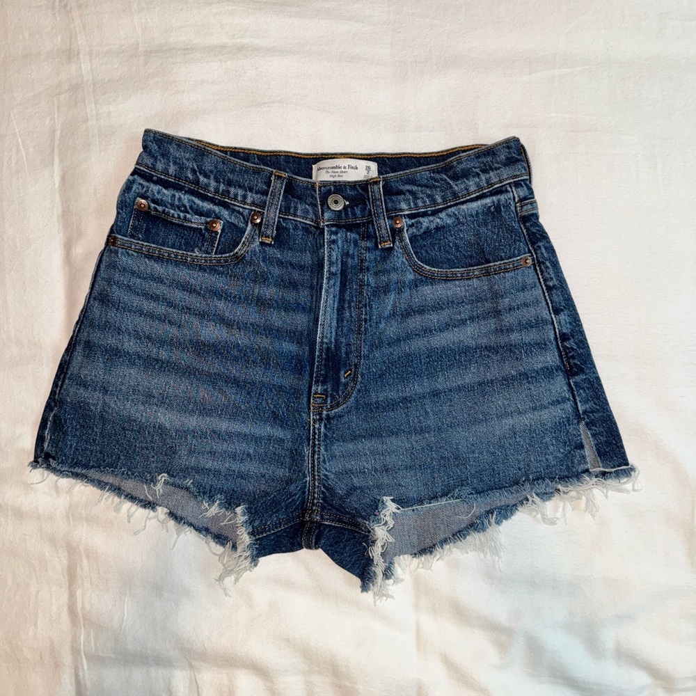Abercrombie & Fitch High Rise Mom Short Curve Love